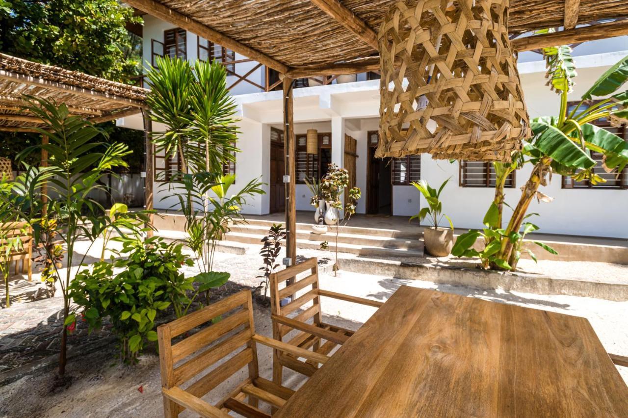 Kima Serviced Beach House & Suites Буейю Екстериор снимка