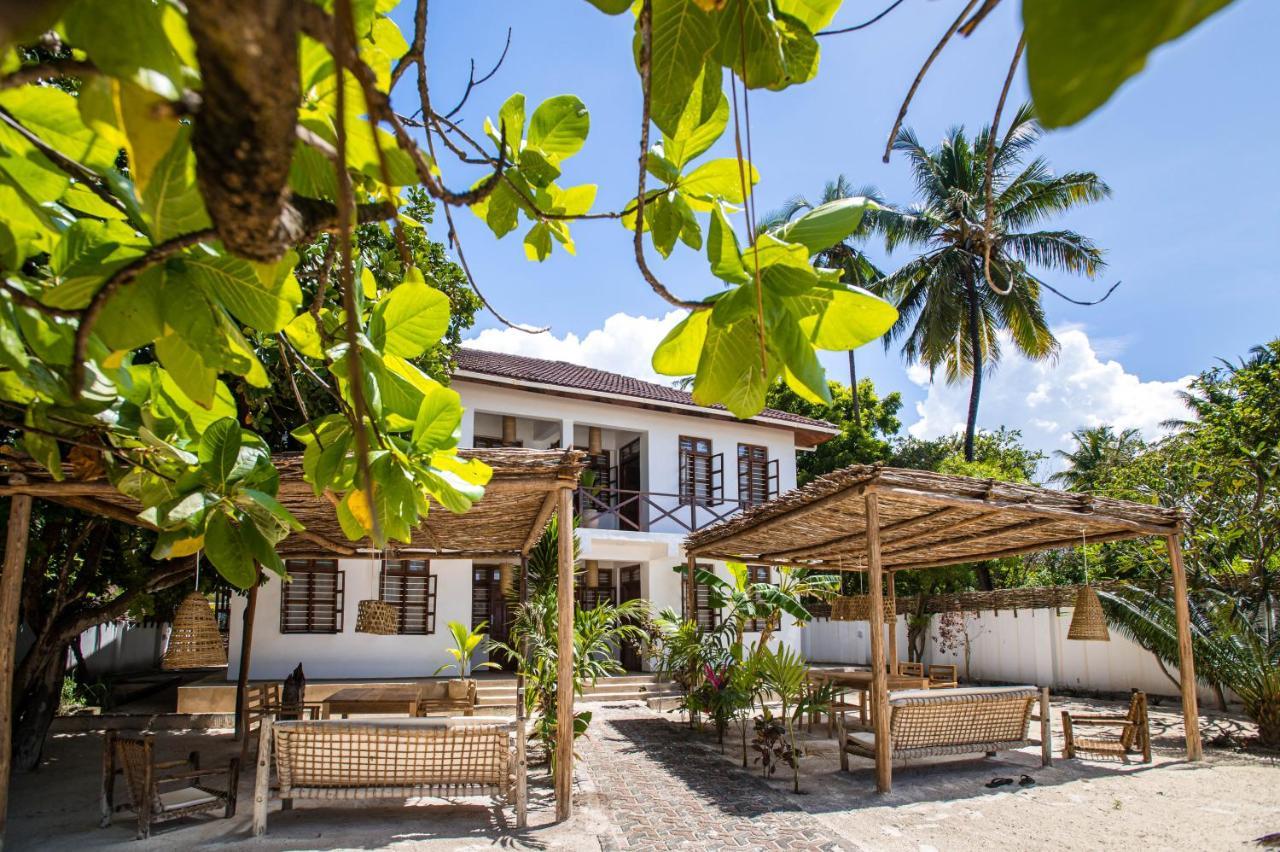 Kima Serviced Beach House & Suites Буейю Екстериор снимка