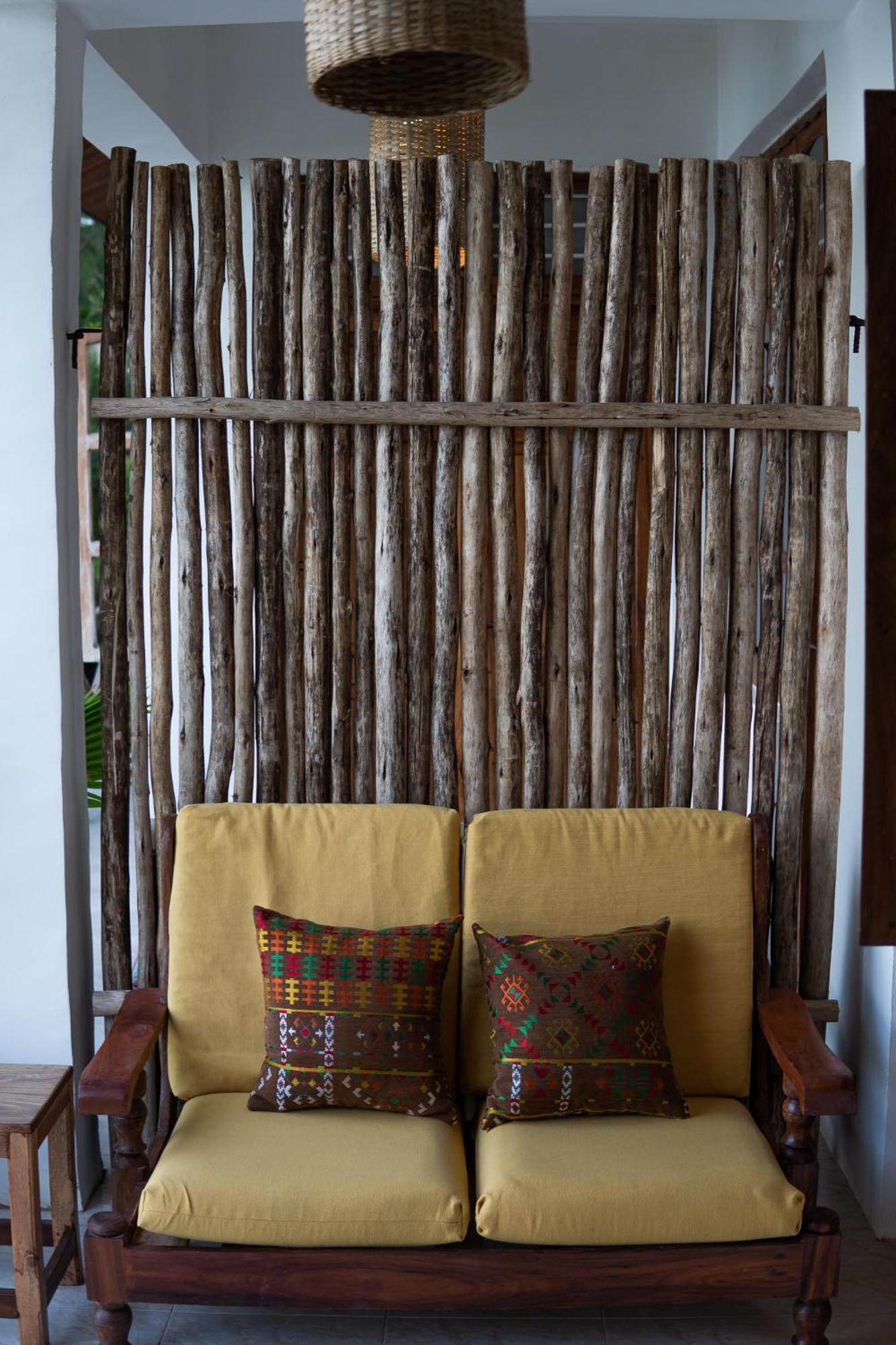 Kima Serviced Beach House & Suites Буейю Екстериор снимка