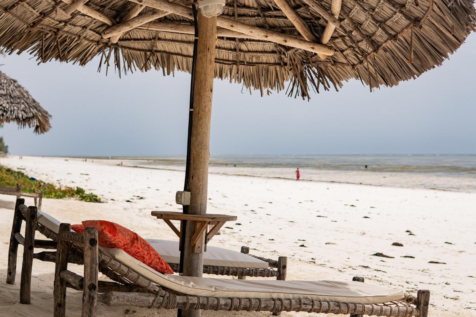 Kima Serviced Beach House & Suites Буейю Екстериор снимка