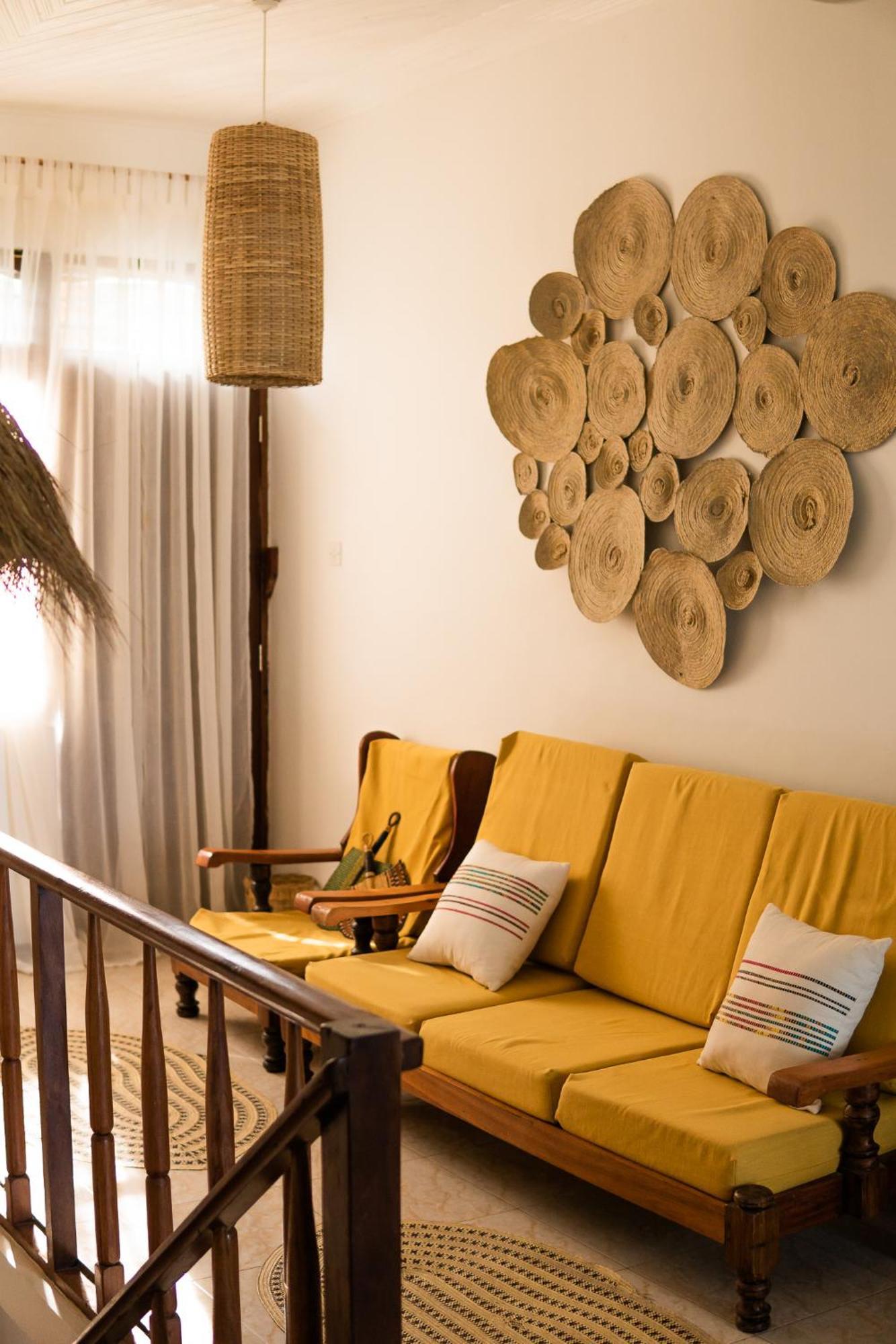 Kima Serviced Beach House & Suites Буейю Екстериор снимка